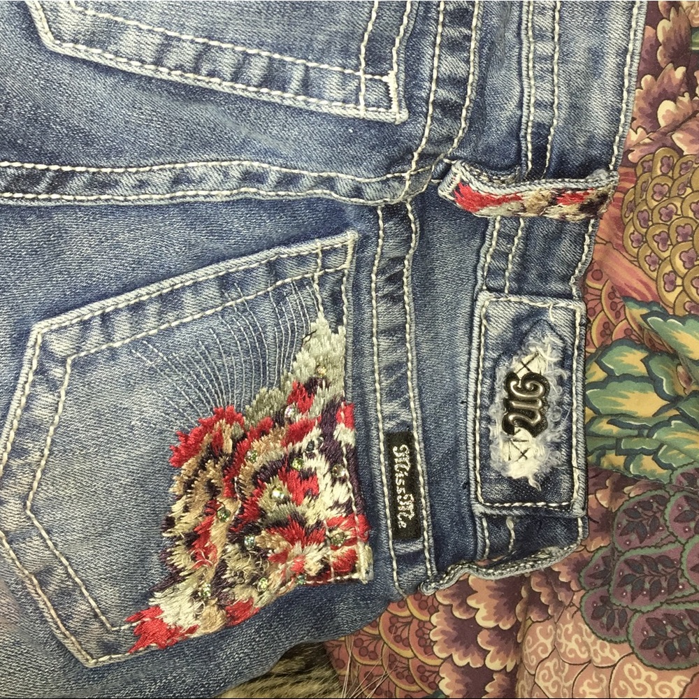 Miss Me Signature Skinny Jeans